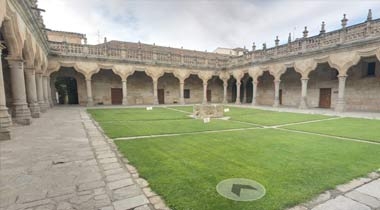 Patio de Escuelas de la USAL